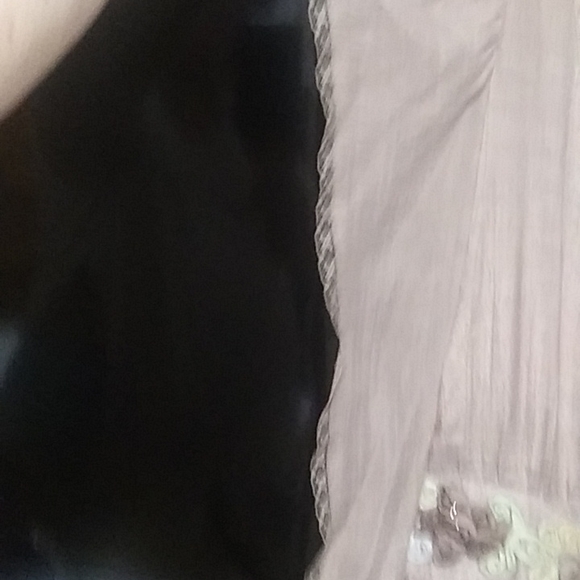 Light sheer feminine blouse in taupe shimmer fabric with lace trim - Picture 3 of 11